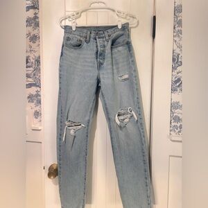 Levis Light Wash Denim Straight Leg Jeans